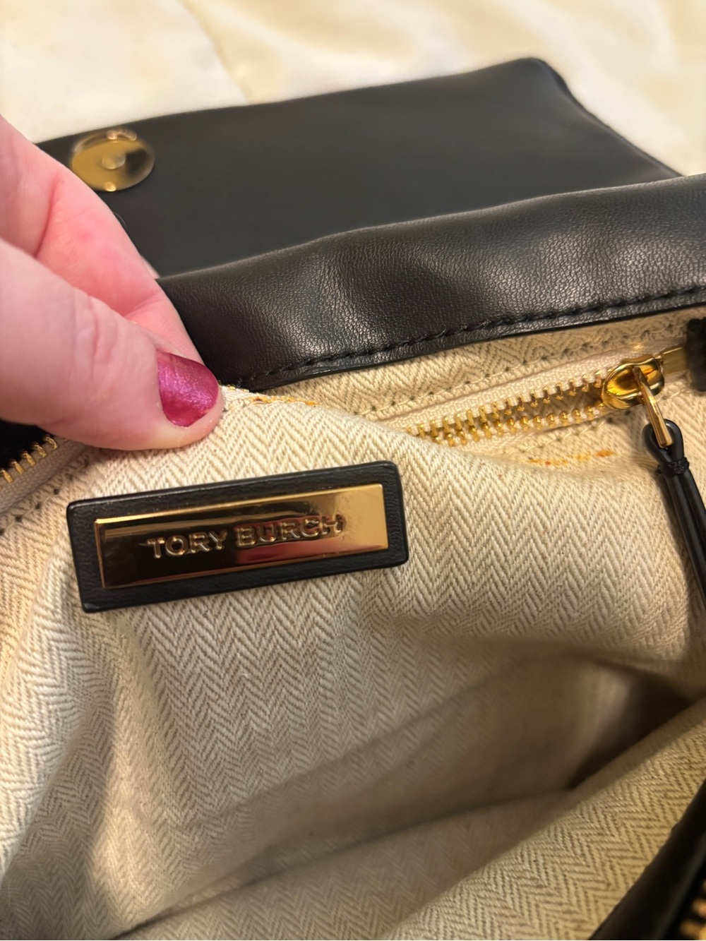 Tory Burch Black Kira Quilted Leather Shoulder Bag with Gold Chain Detail - Picture 5 of 8